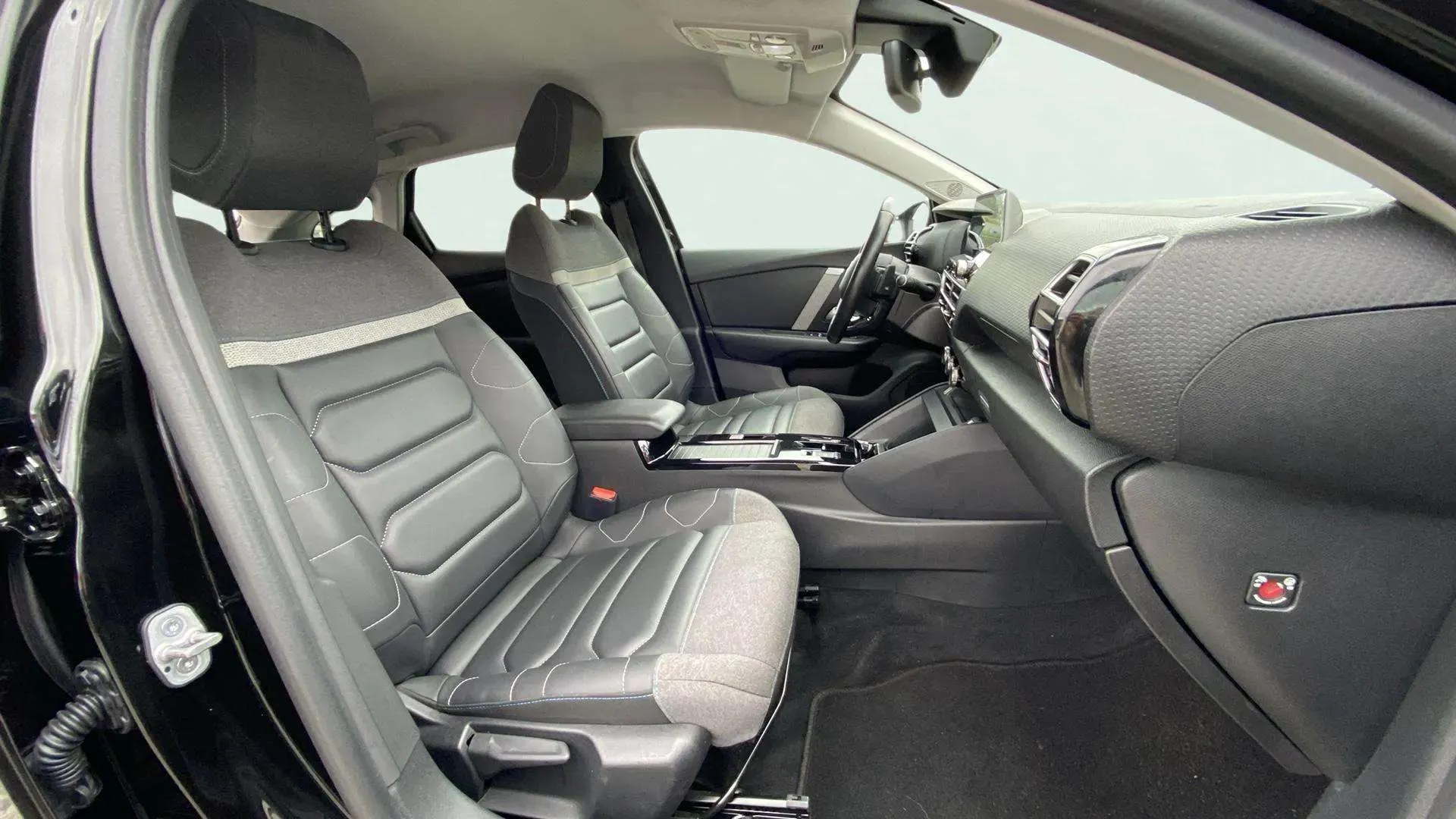 Citroën C4 BlueHDi 130 EAT8 Shine - foto 17