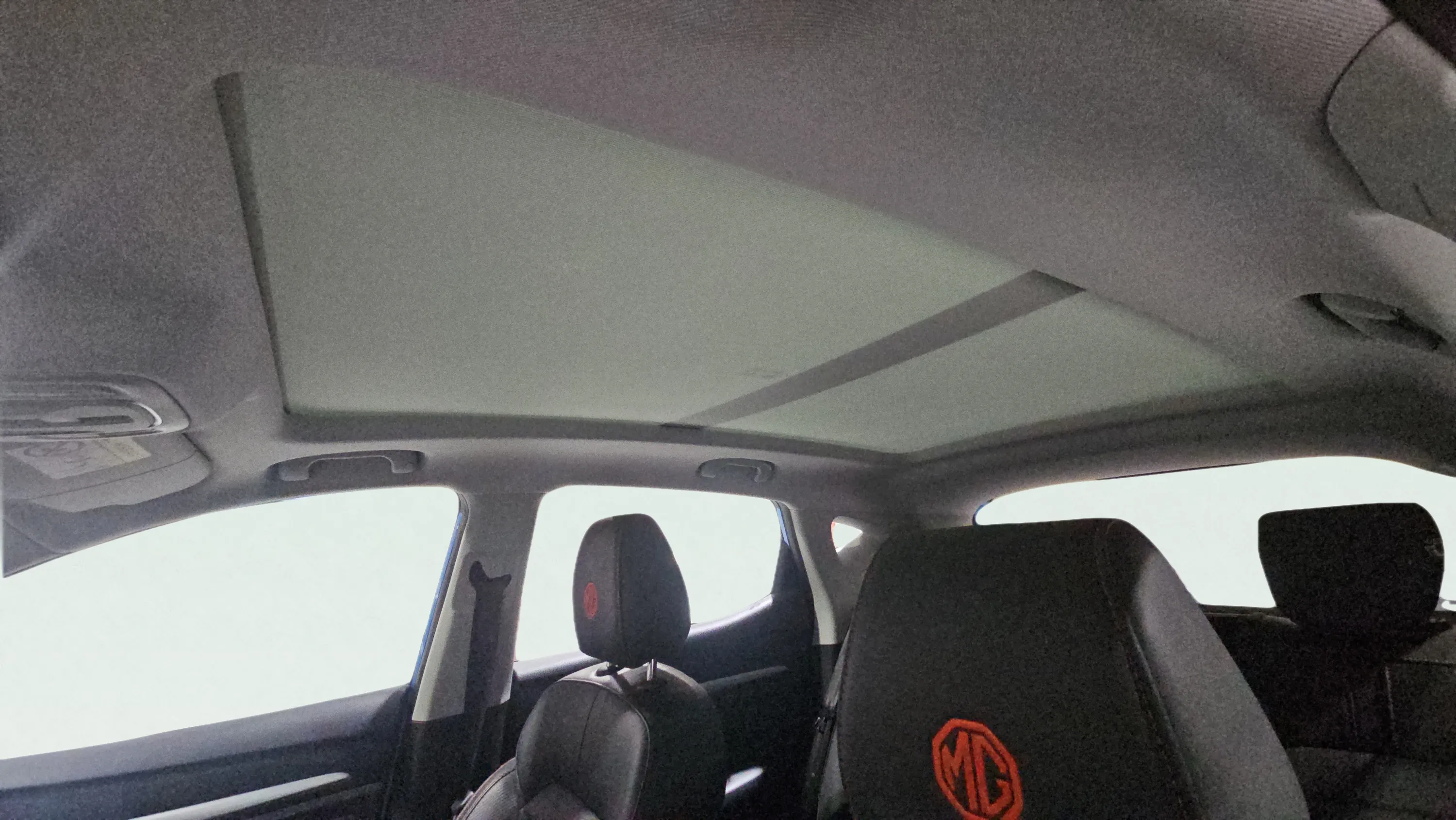 MG ZS 1.0T Luxury - foto 15
