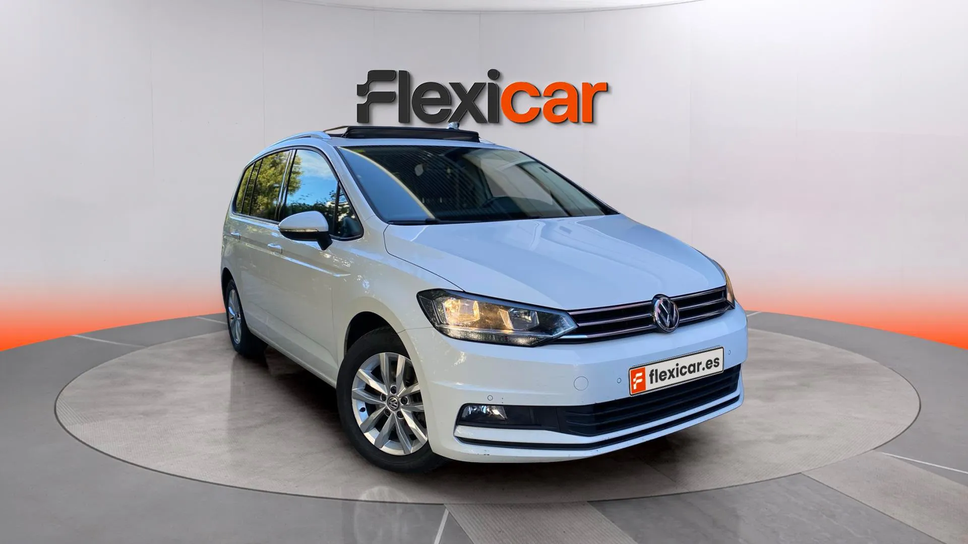 Volkswagen Touran Advance 1.6 TDI - foto 1