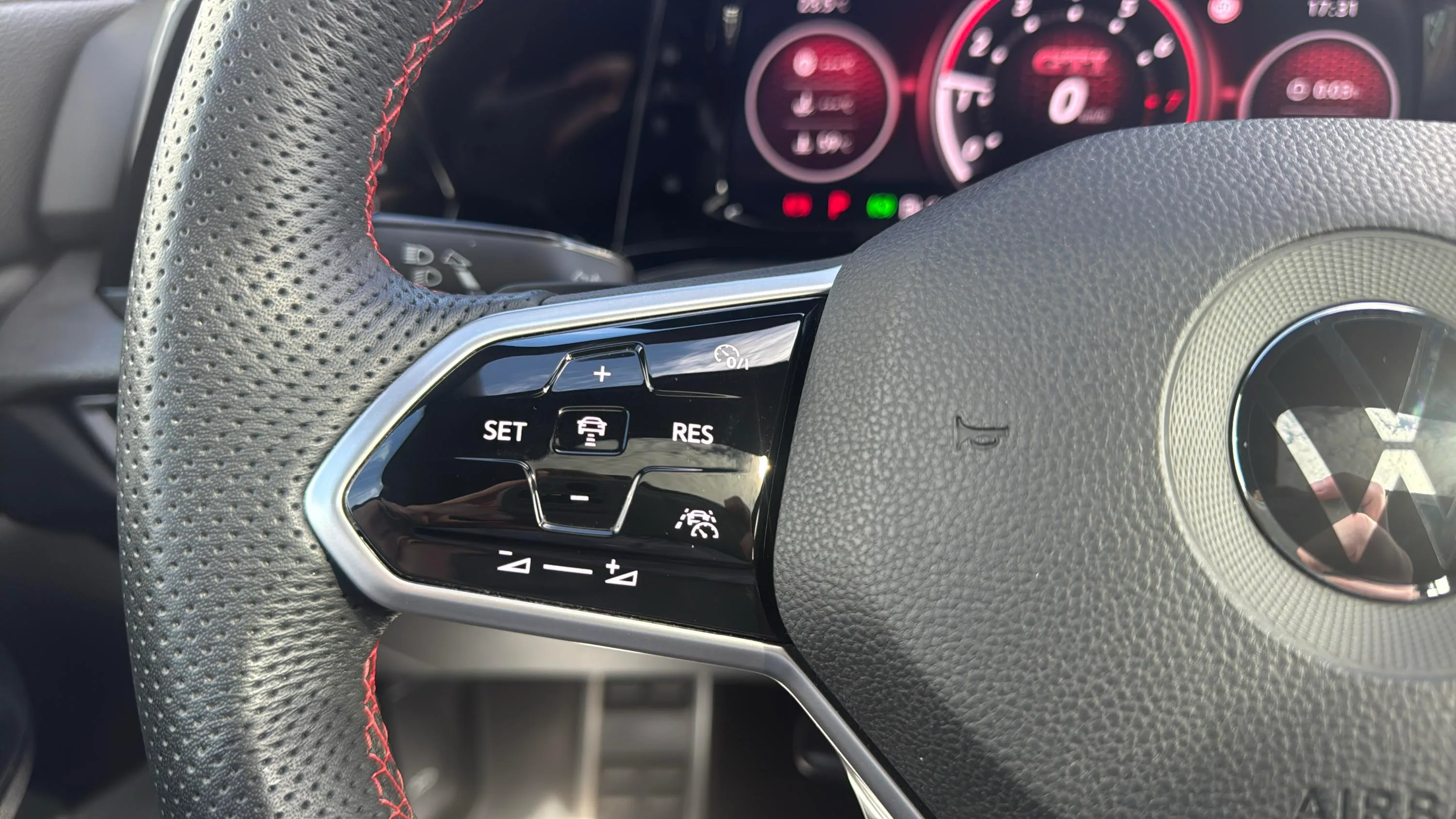 Volkswagen Golf GTI Clubsport 2.0 TSI DSG - foto 18