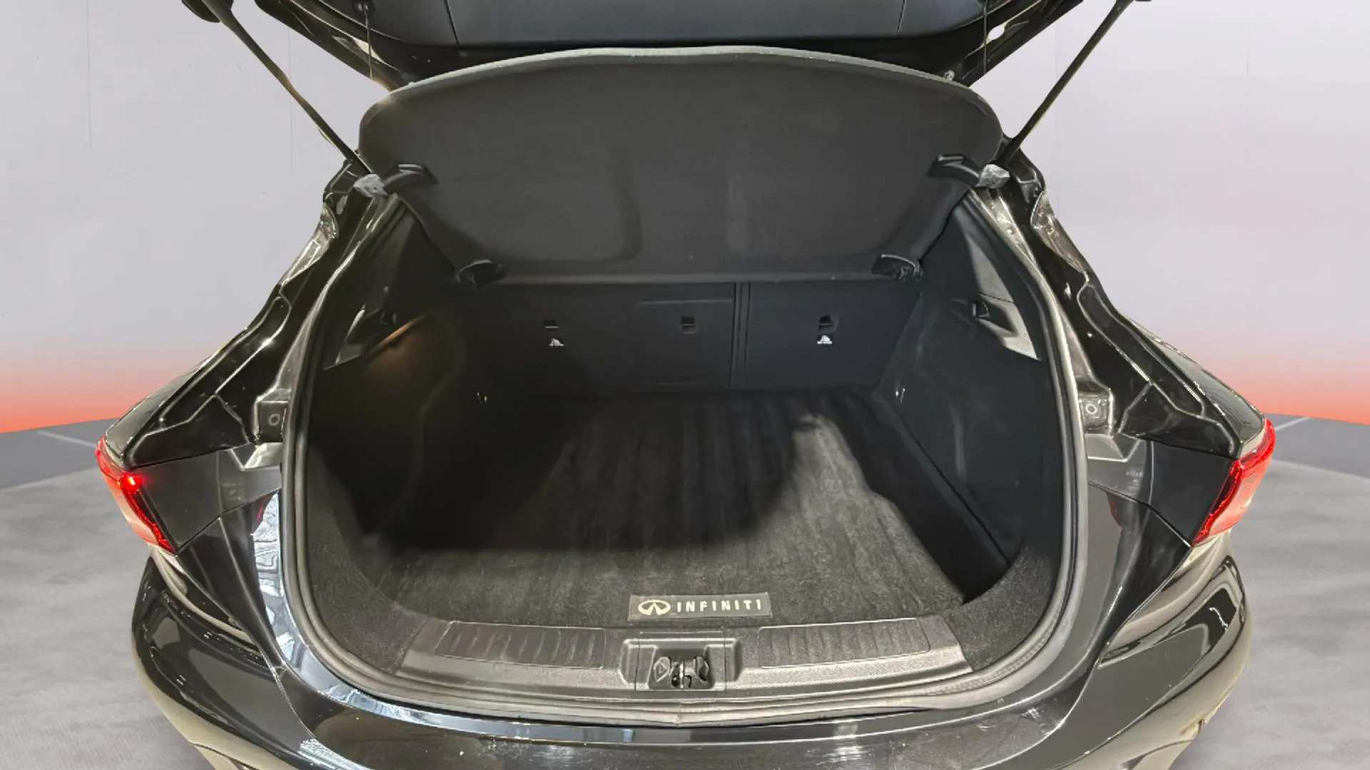 Infiniti QX30 2.2D Premium 7DCT AWD - foto 20