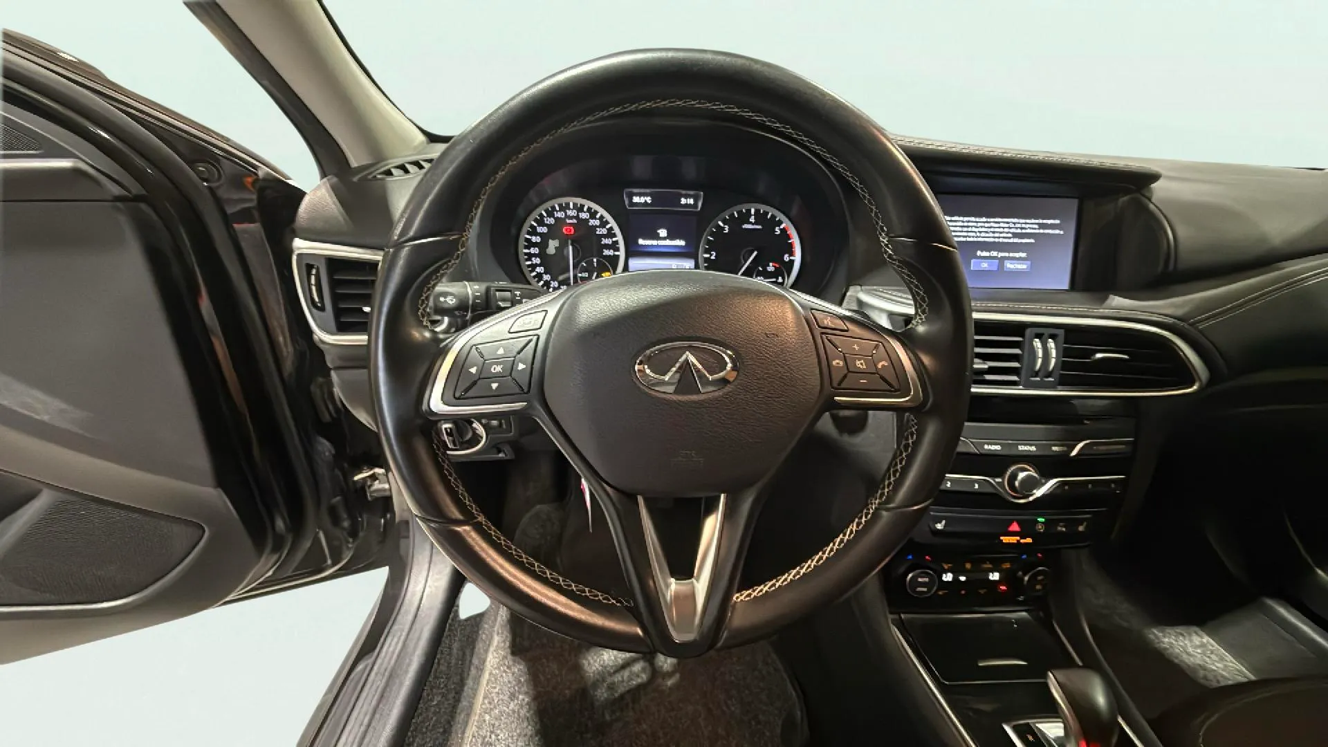 Infiniti QX30 2.2D Premium 7DCT AWD - foto 12