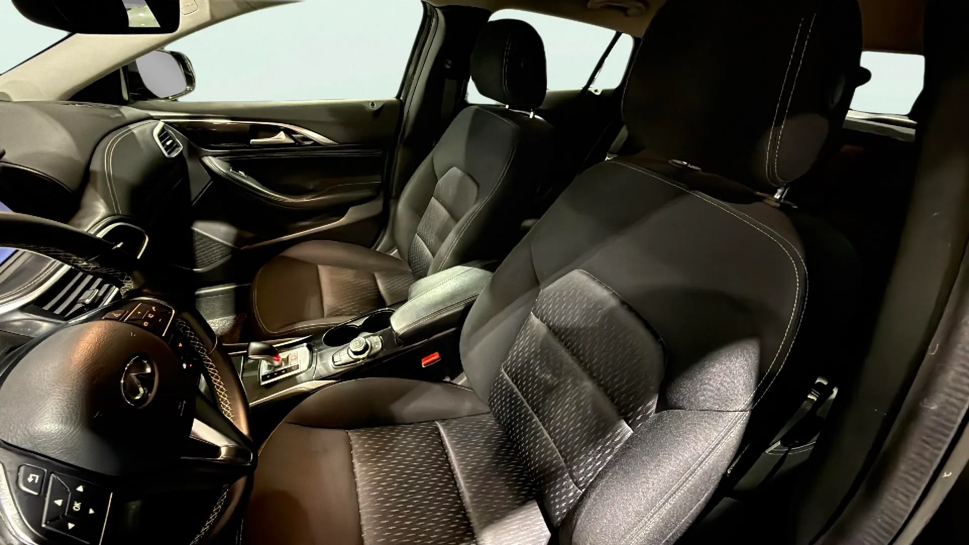 Infiniti QX30 2.2D Premium 7DCT AWD - foto 10