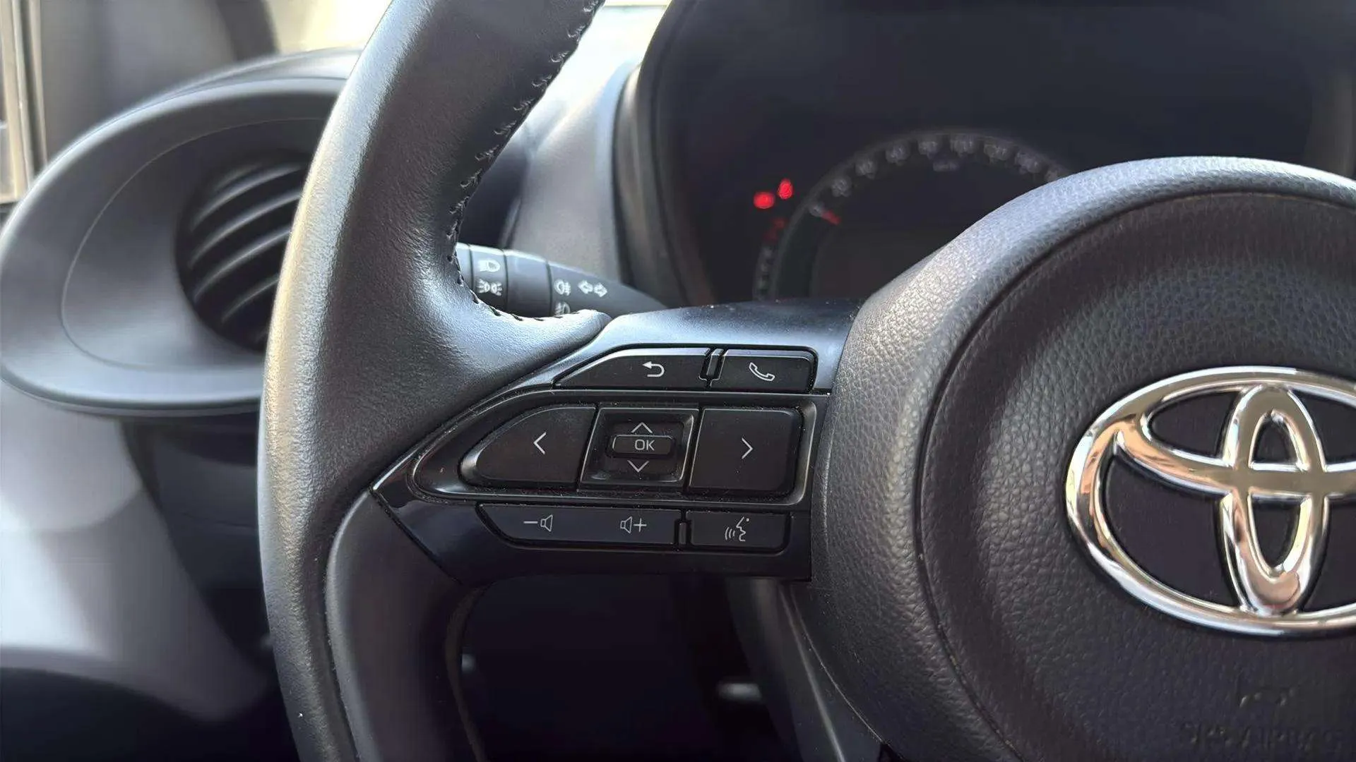 Toyota Aygo X 1.0 VVT-I Play - foto 12