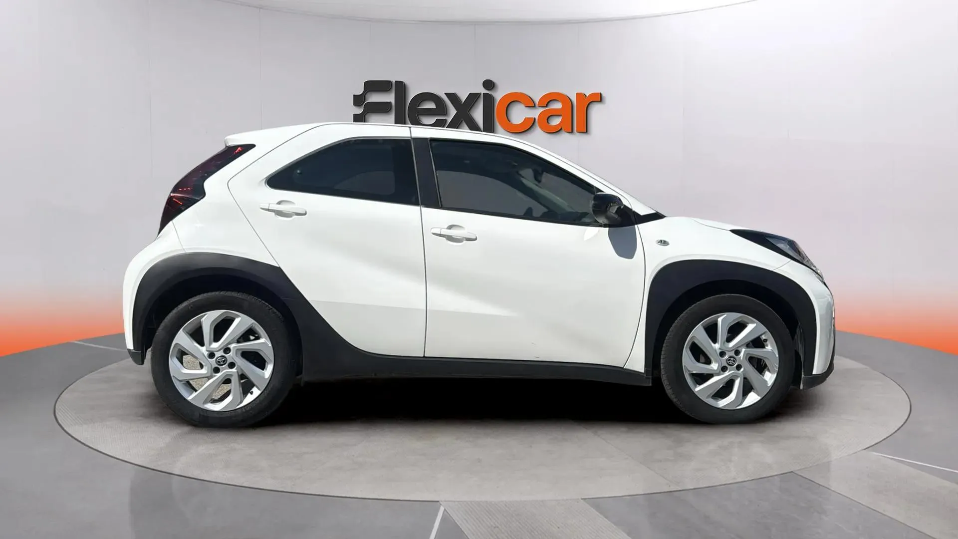 Toyota Aygo X 1.0 VVT-I Play - foto 4