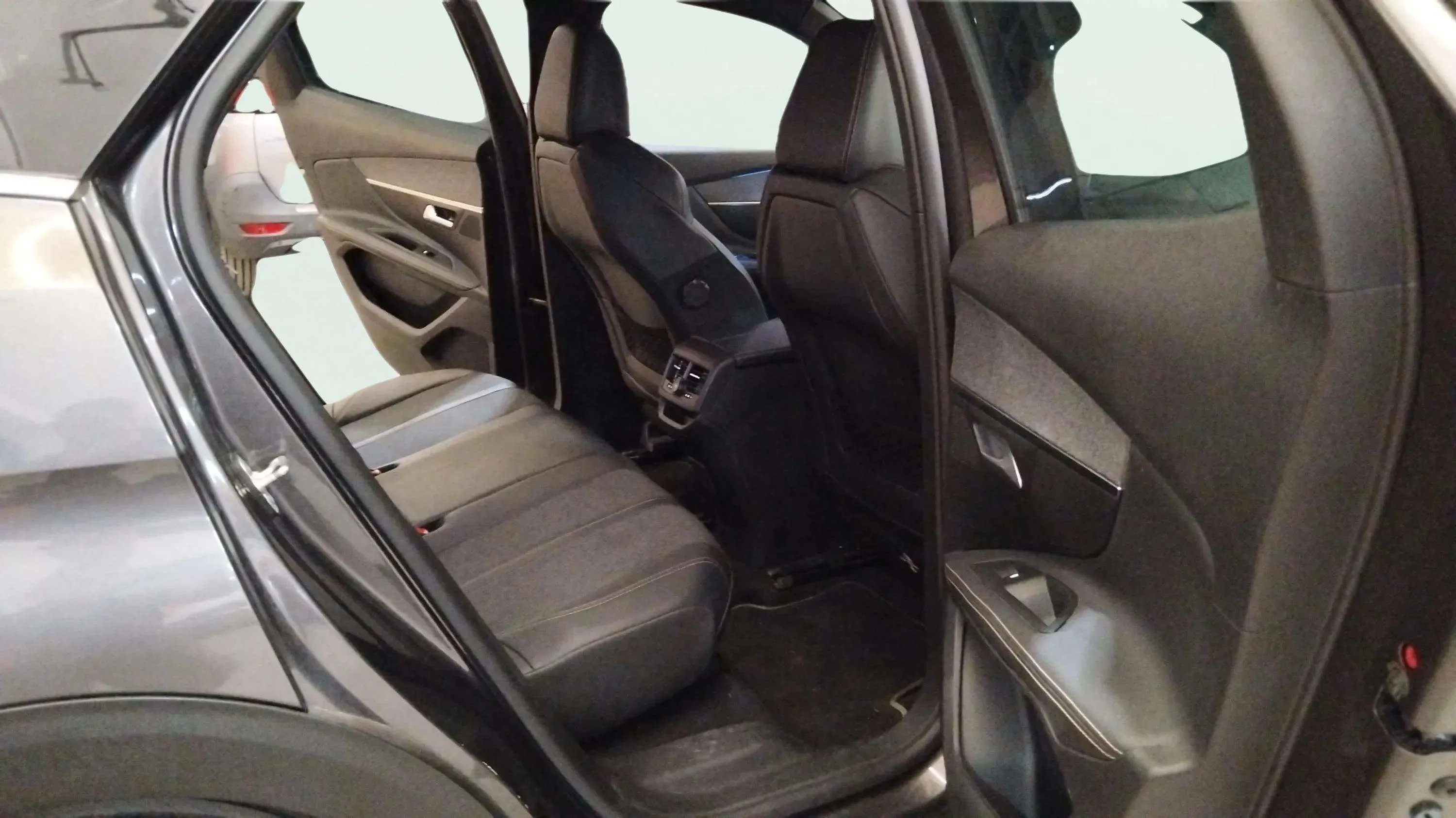 Peugeot 3008 1.2 PureTech GT - foto 12