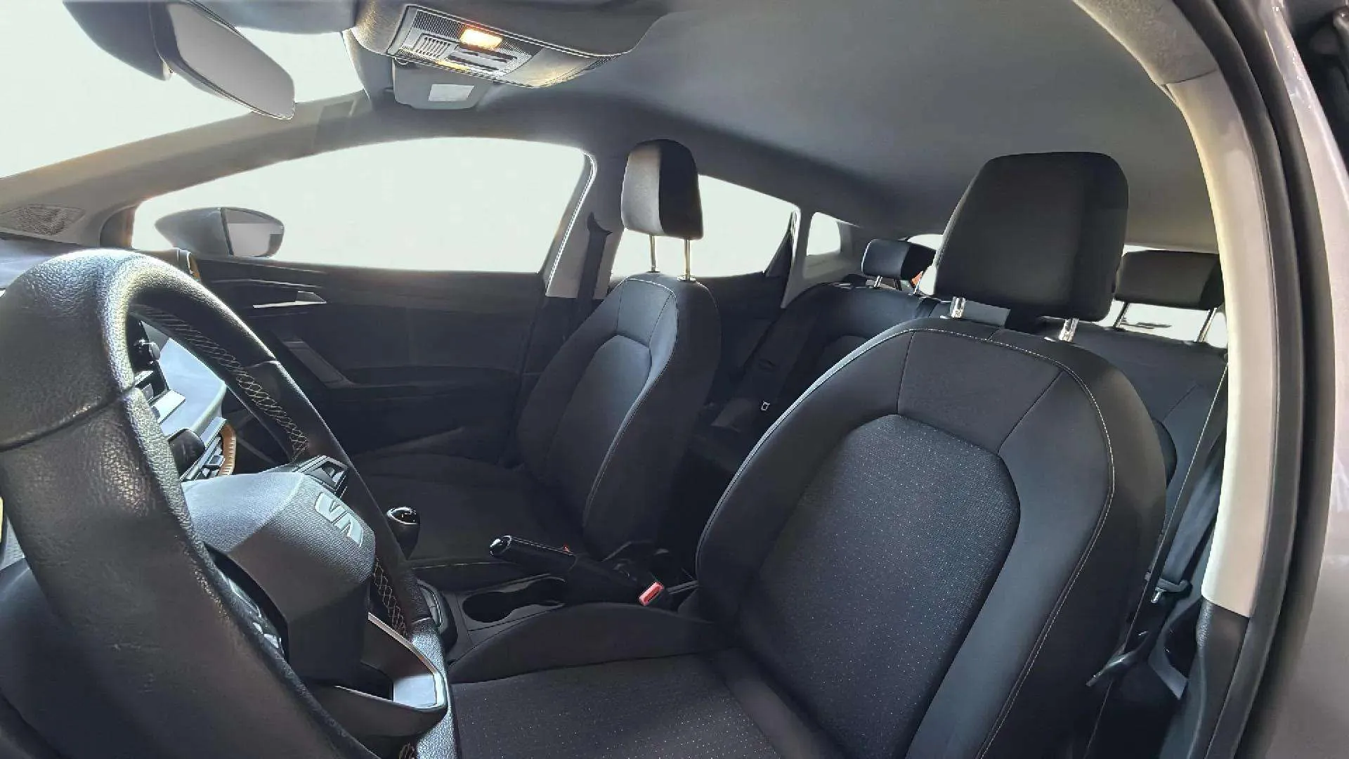 SEAT Ibiza 1.0 MPI Reference - foto 11
