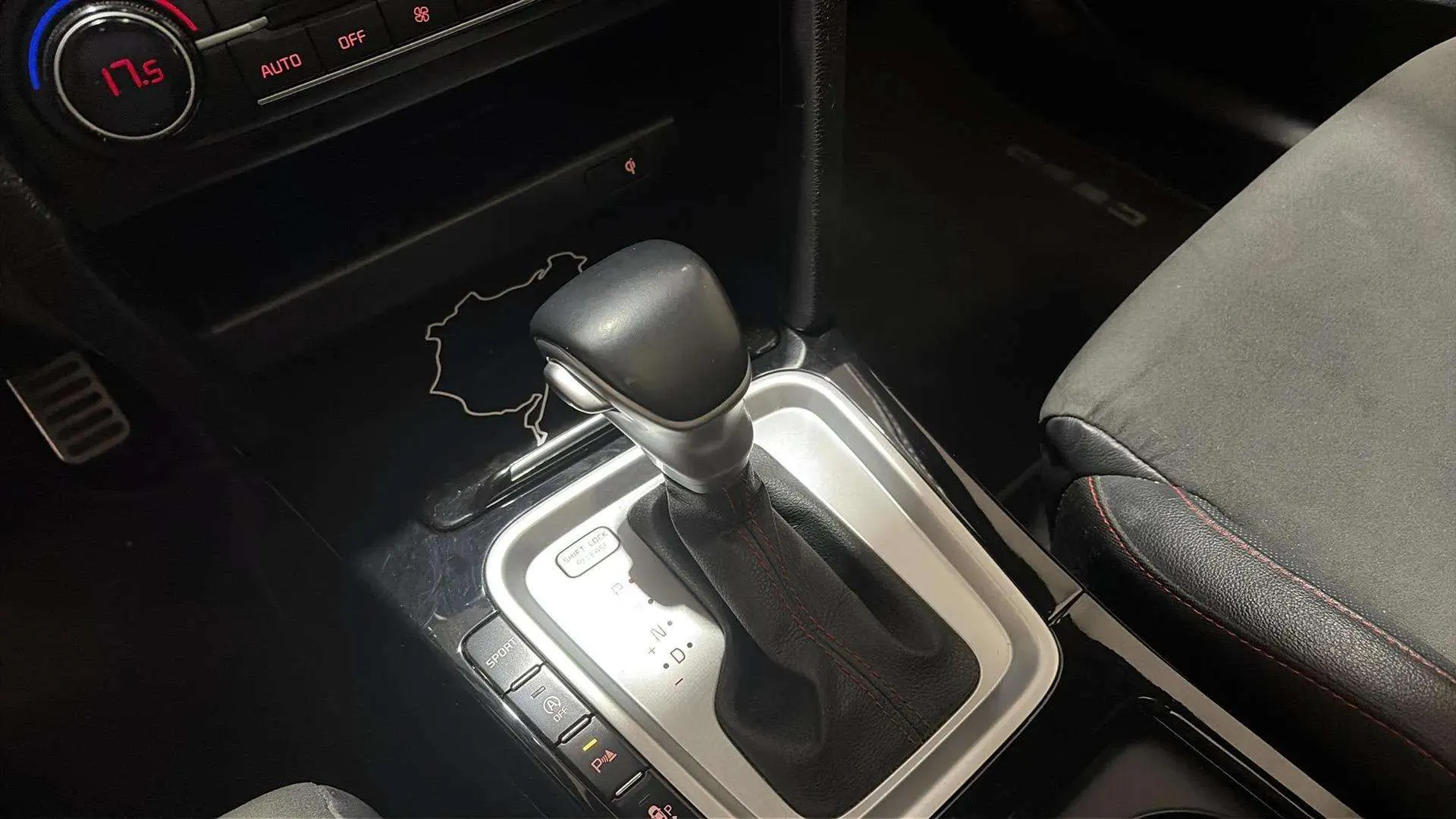 Kia Ceed 1.6 T-GDi GT DCT - foto 16