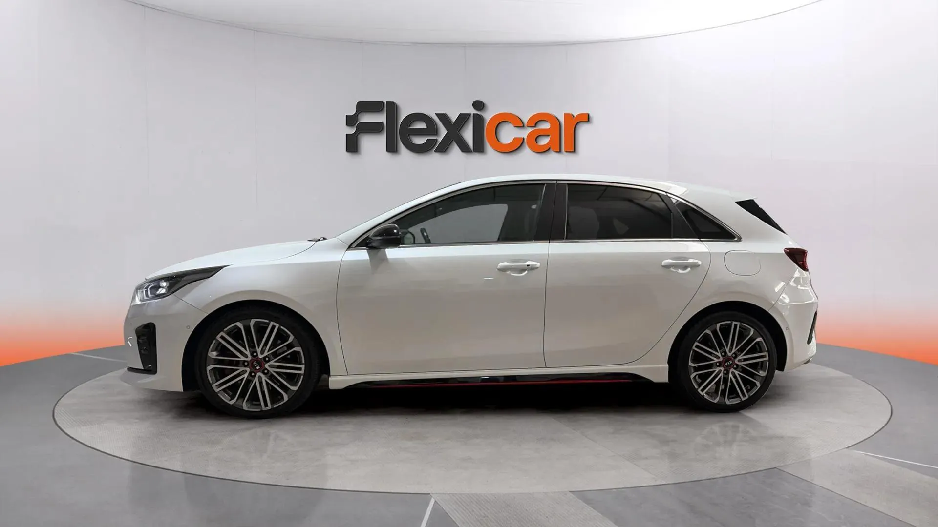 Kia Ceed 1.6 T-GDi GT DCT - foto 4