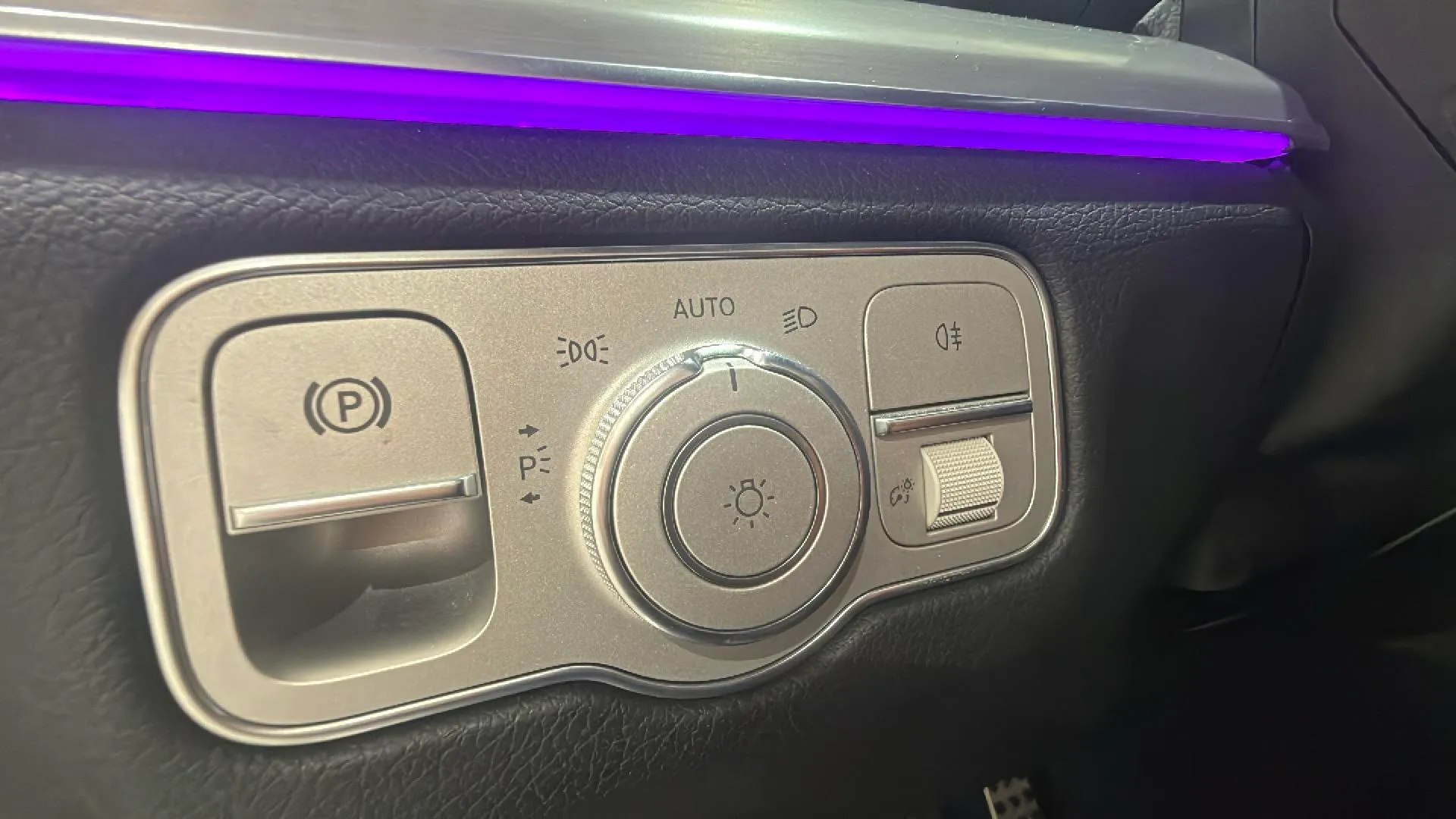 Mercedes-Benz GLE 300 d 4MATIC - foto 19