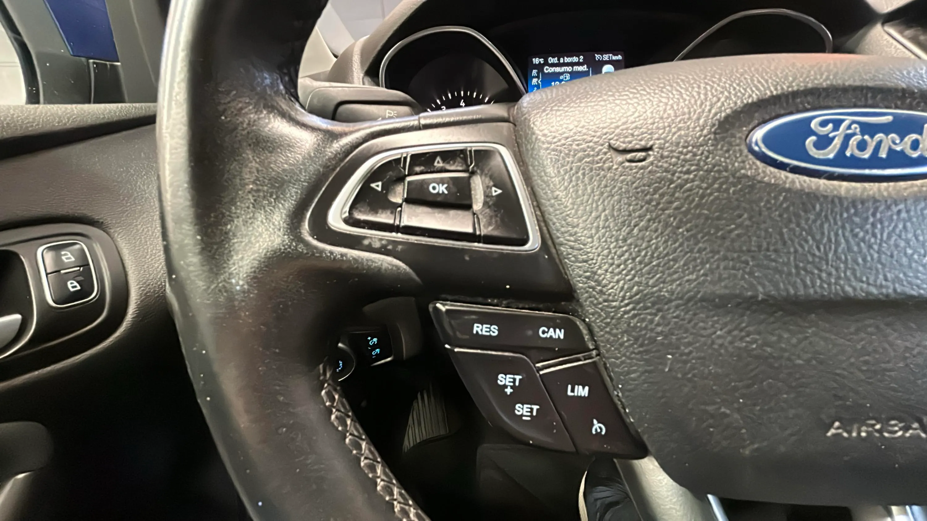 Ford Focus 1.0 EcoBoost Trend Edition - foto 19