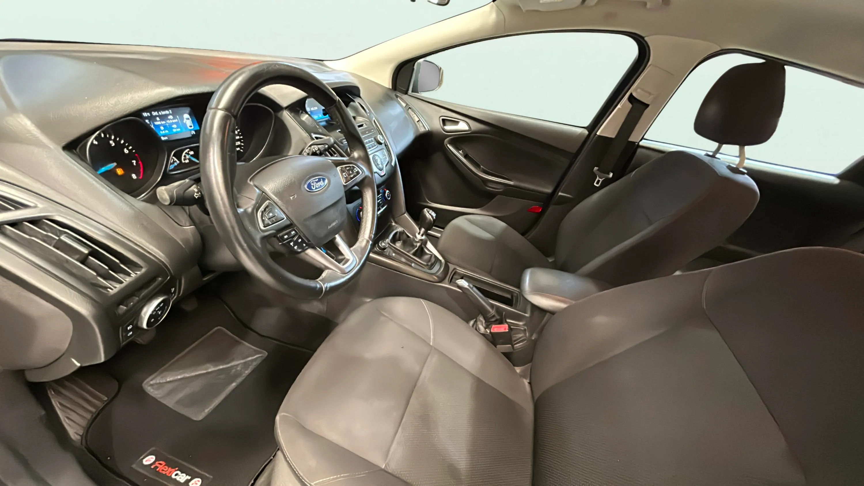 Ford Focus 1.0 EcoBoost Trend Edition - foto 13