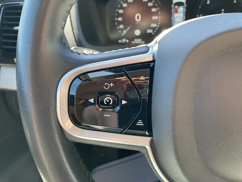 Volvo XC90 2.0 B5 D5 AWD Business Plus - foto 28