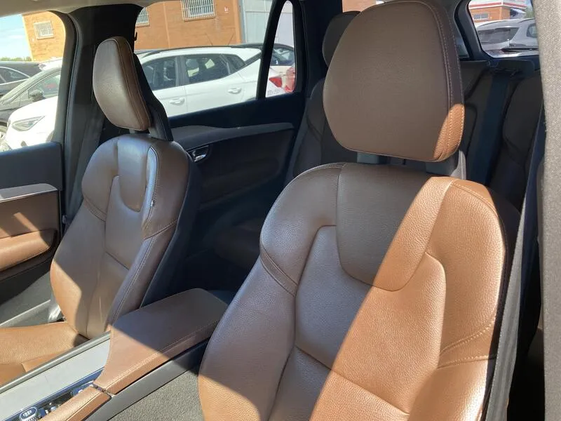 Volvo XC90 2.0 B5 D5 AWD Business Plus - foto 12
