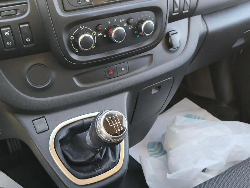 Renault Trafic BluedCi - foto 12