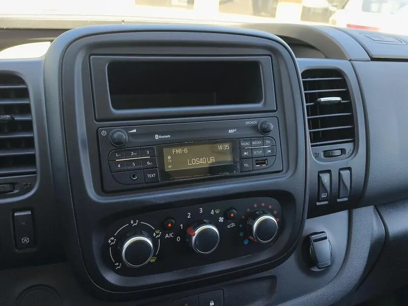 Renault Trafic BluedCi - foto 11