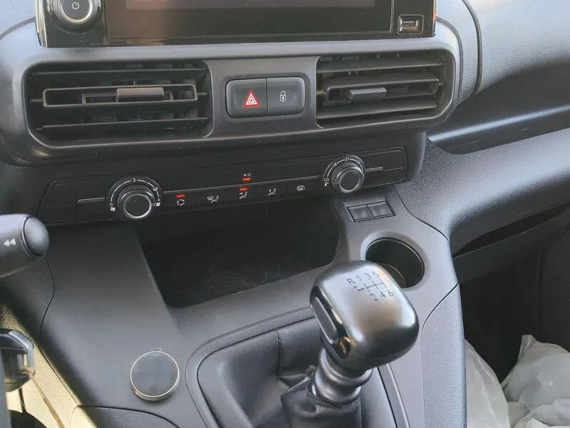 Peugeot Partner Standard BlueHDi - foto 12