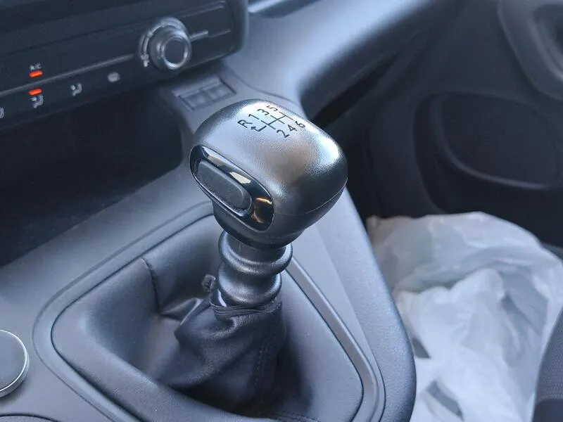 Peugeot Partner Standard BlueHDi - foto 13