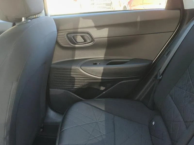 Hyundai Bayon 1.0 T-GDi 48V Maxx - foto 32