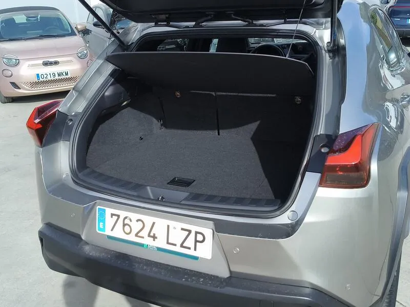 Lexus UX 2.0 250h Premium - foto 36