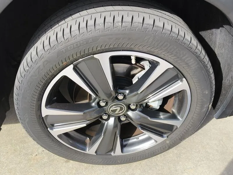 Lexus UX 2.0 250h Premium - foto 38