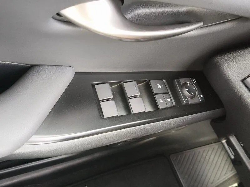 Lexus UX 2.0 250h Premium - foto 26