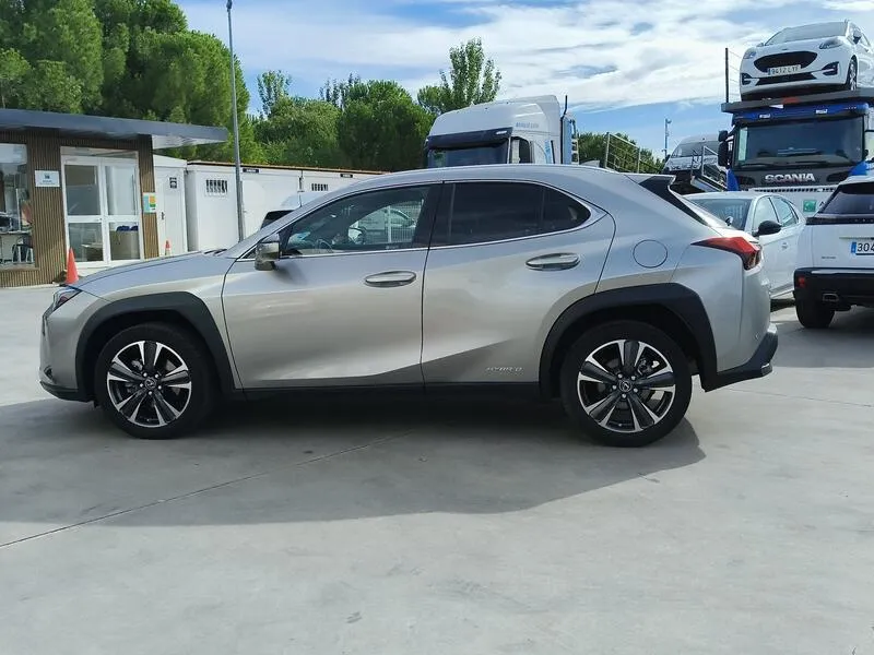 Lexus UX 2.0 250h Premium - foto 3