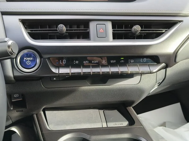 Lexus UX 2.0 250h Premium - foto 11
