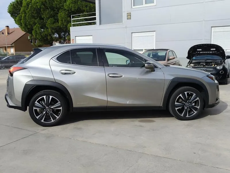 Lexus UX 2.0 250h Premium - foto 7