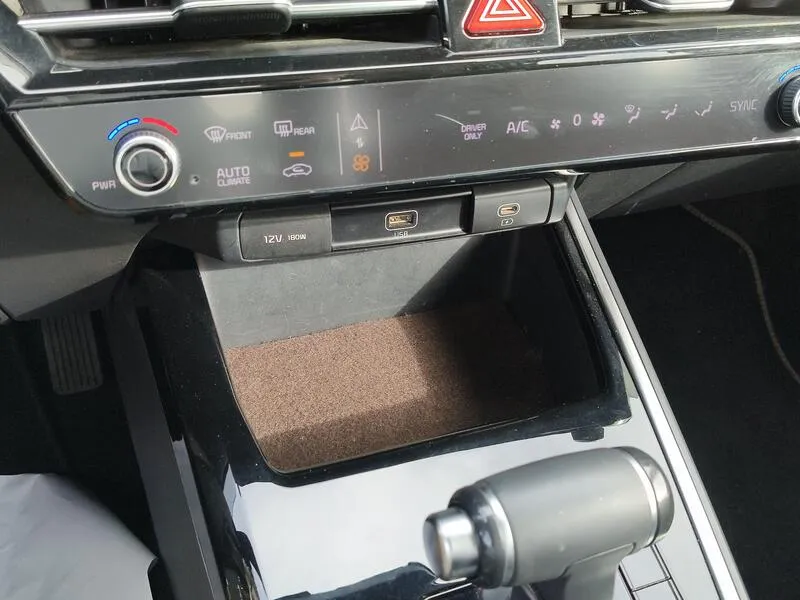 Kia Niro 1.6 GDi PHEV Concept - foto 12