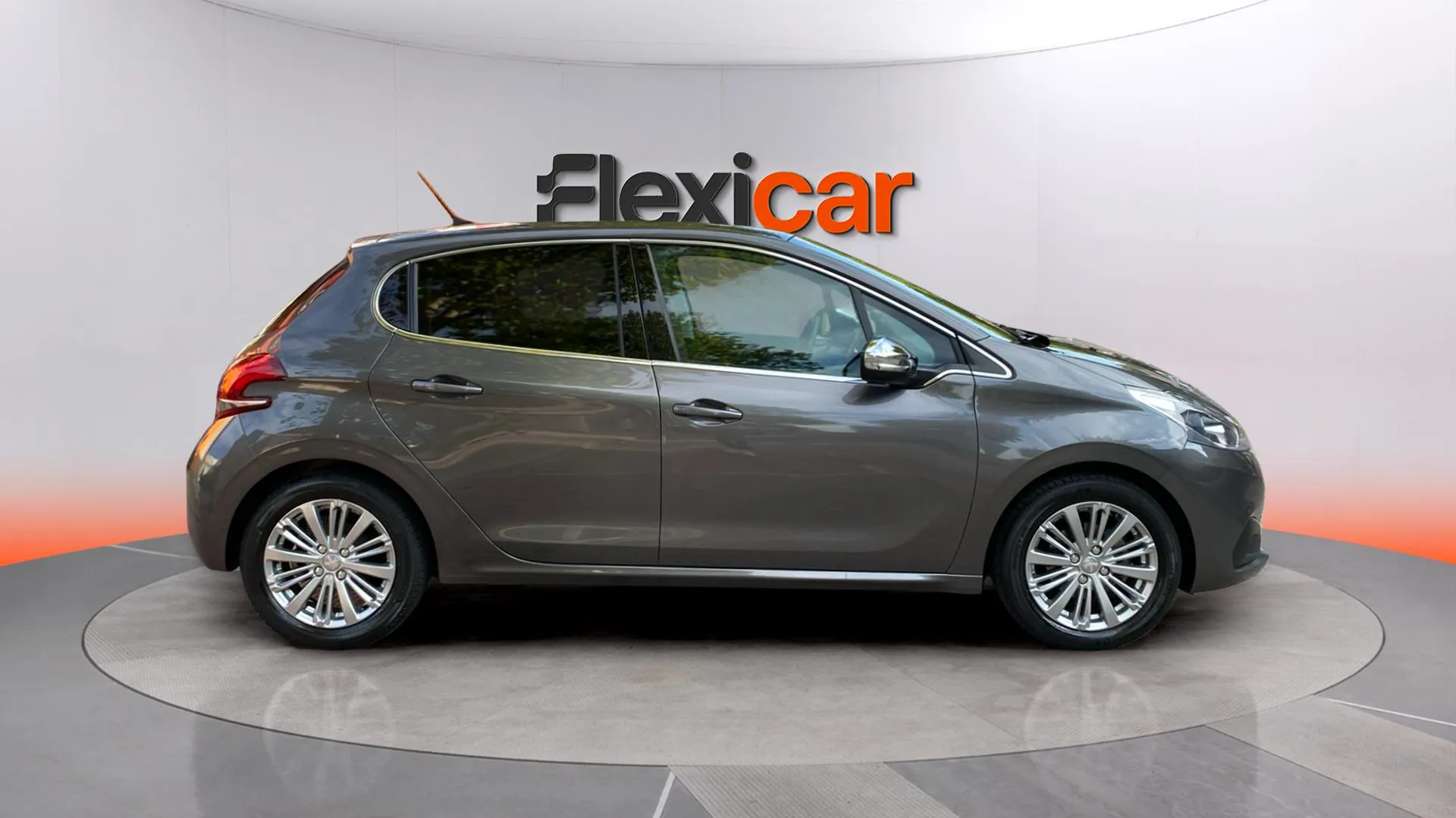 Peugeot 208 Signature 1.2L PureTech - foto 2