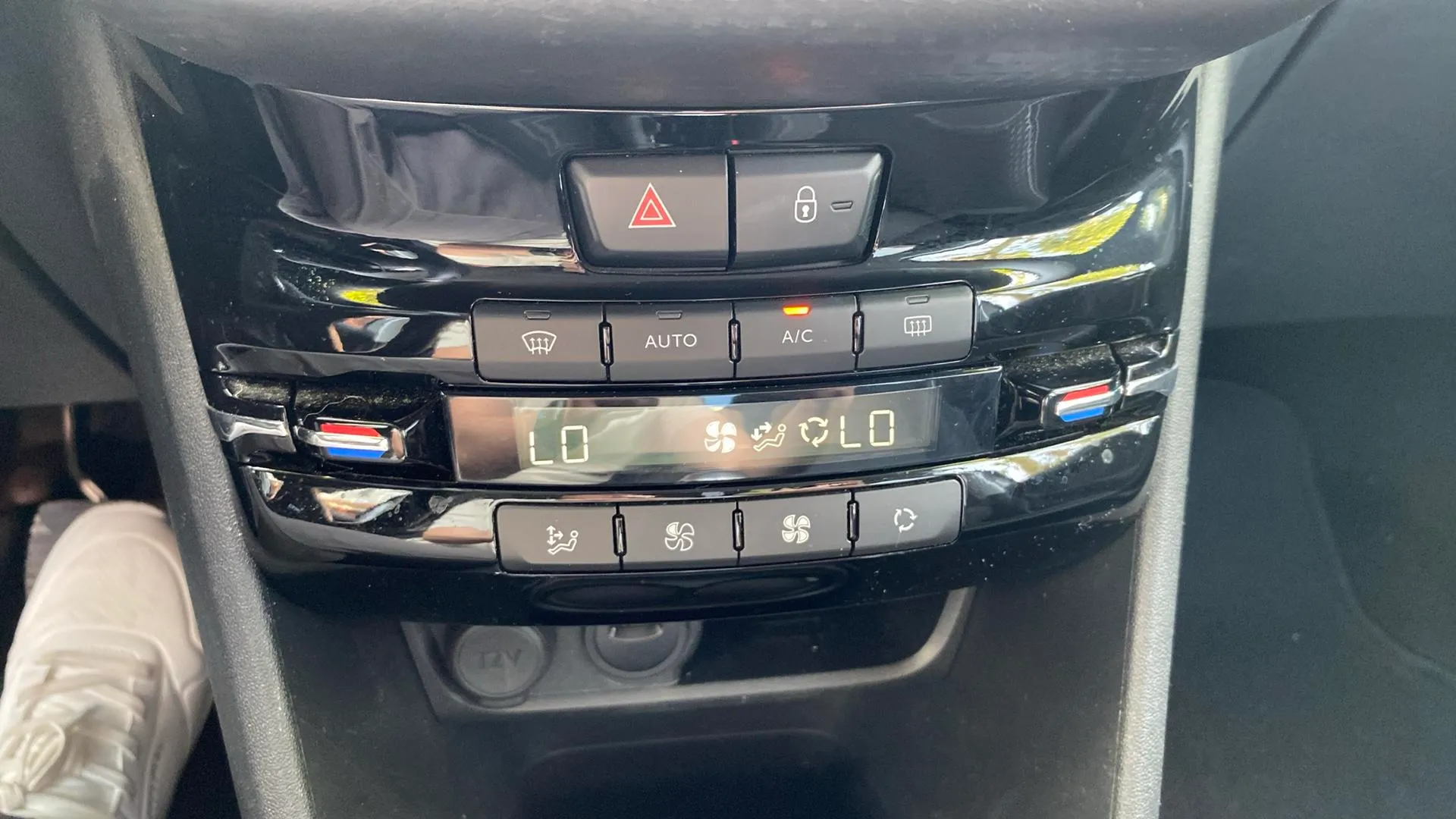 Peugeot 208 Signature 1.2L PureTech - foto 20