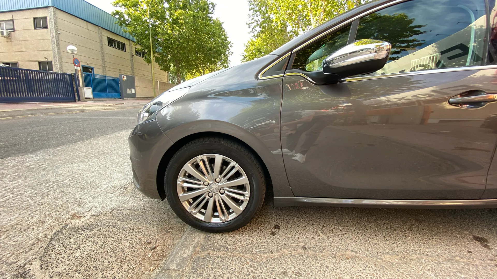 Peugeot 208 Signature 1.2L PureTech - foto 17