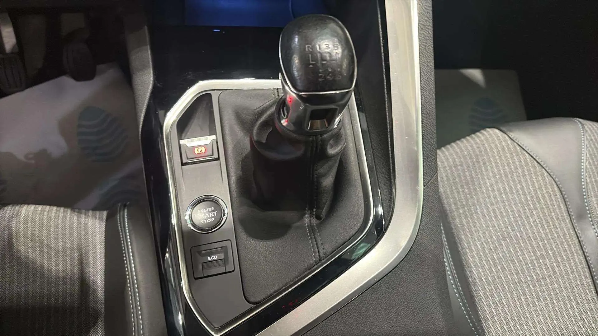 Peugeot 5008 1.2 PureTech Allure - foto 11