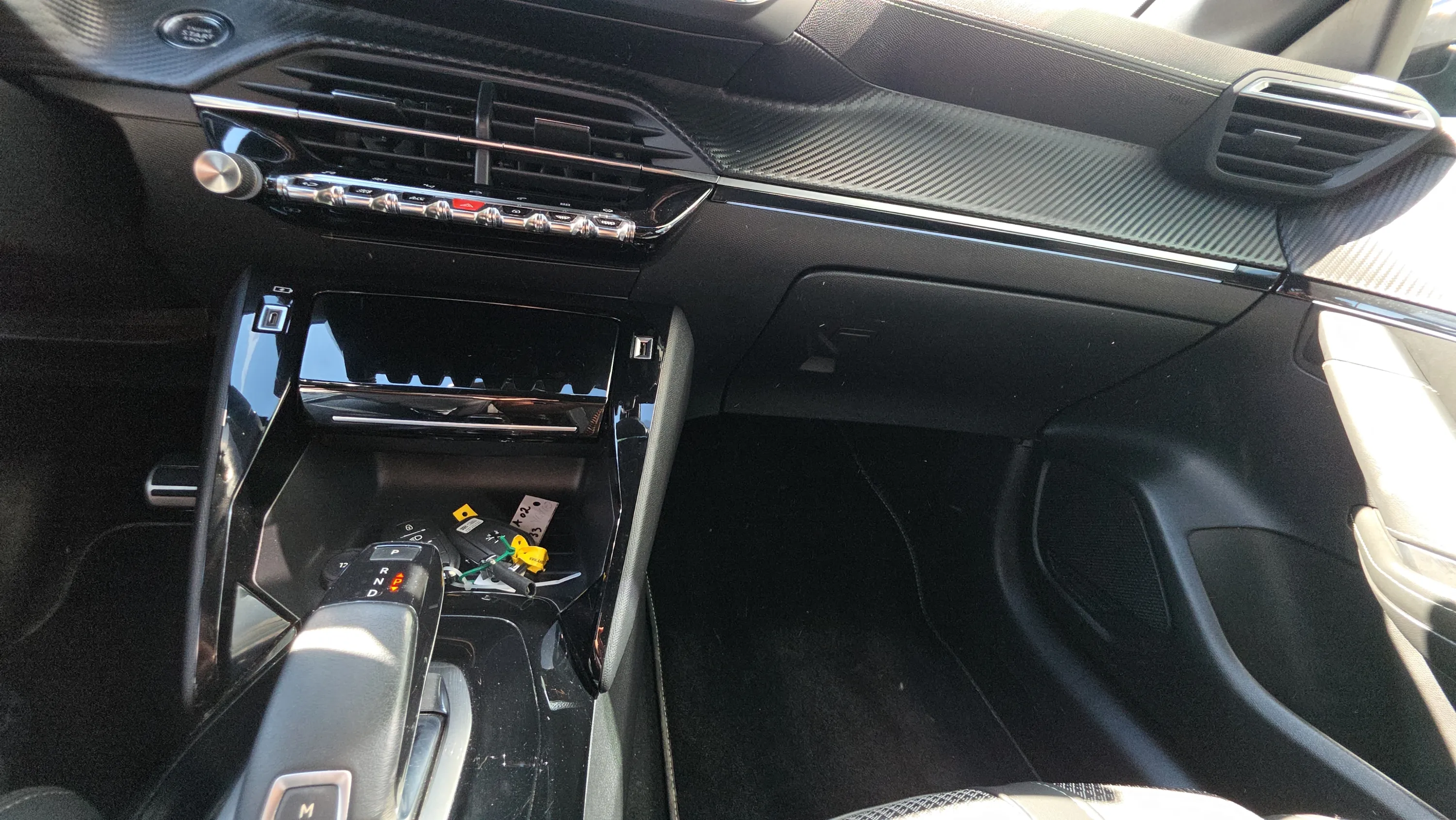 Peugeot 208 PureTech EAT8 GT - foto 19