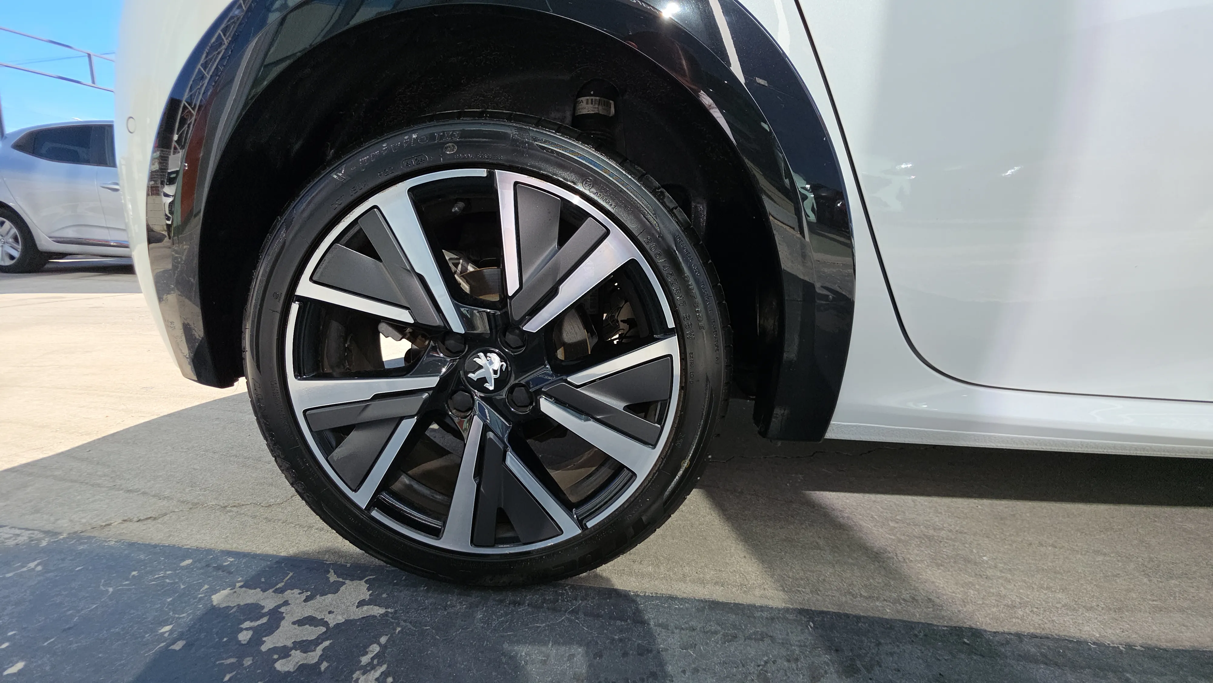 Peugeot 208 PureTech EAT8 GT - foto 17
