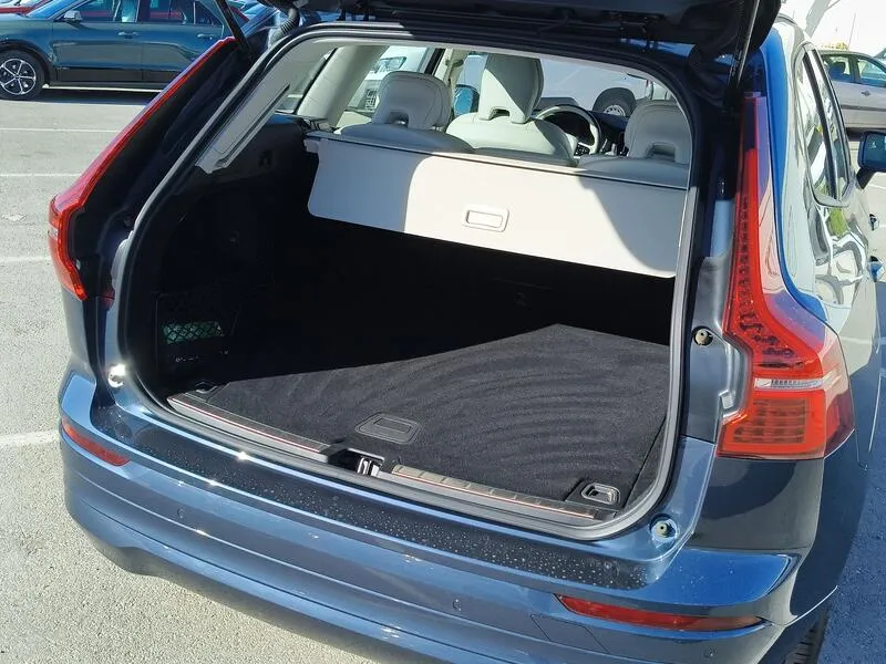 Volvo XC60 2.0 B4 D Essential - foto 41