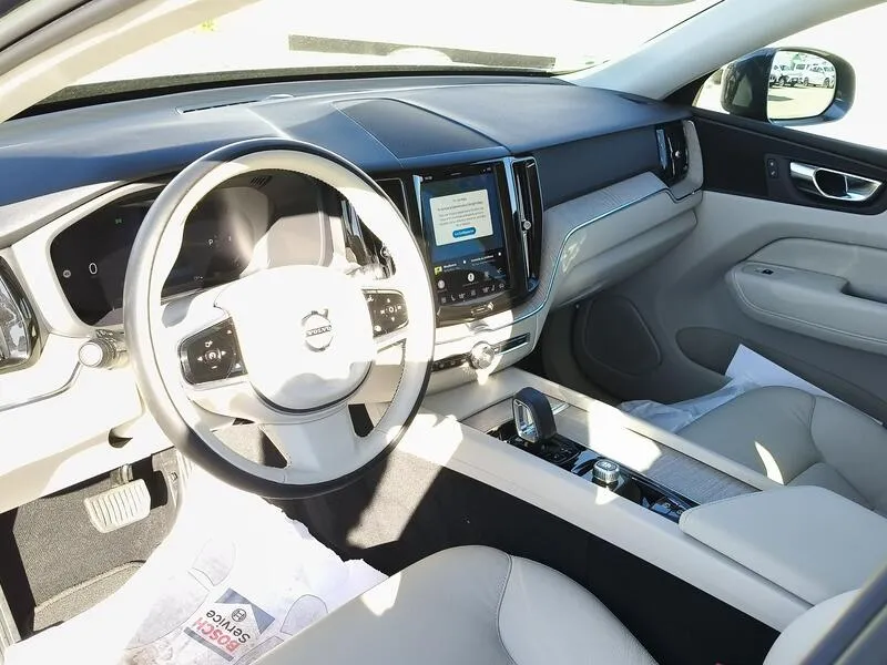 Volvo XC60 2.0 B4 D Essential - foto 10