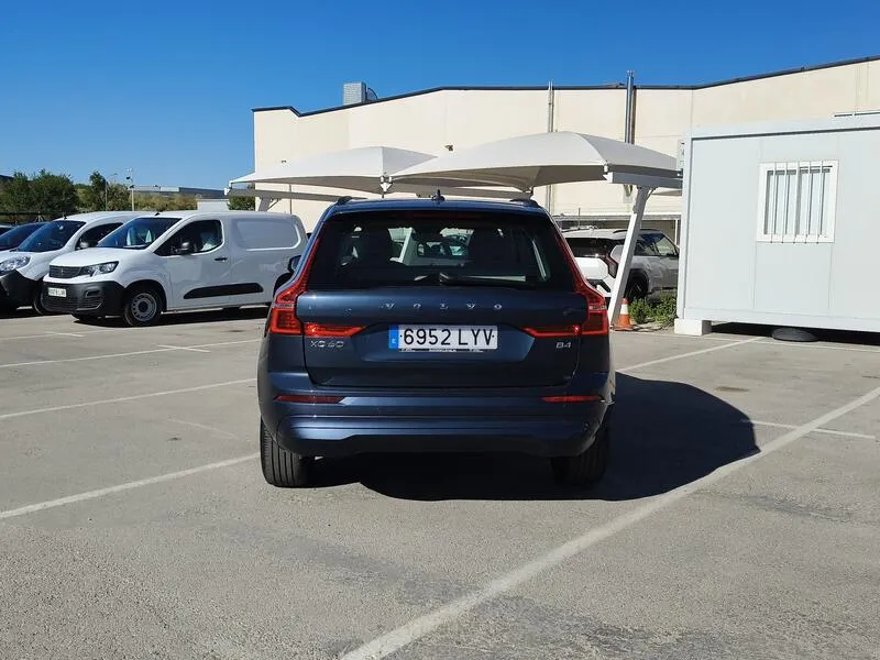 Volvo XC60 2.0 B4 D Essential - foto 5