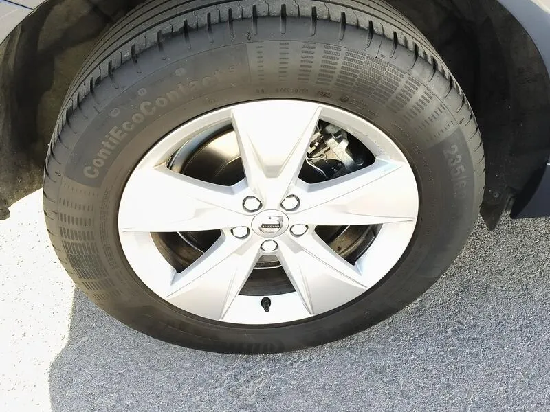 Volvo XC60 2.0 B4 D Essential - foto 42