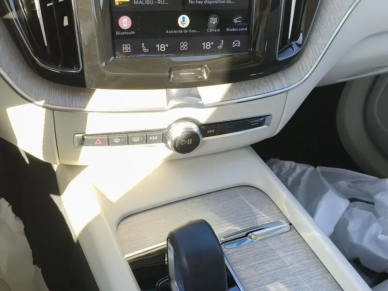 Volvo XC60 2.0 B4 D Essential - foto 12