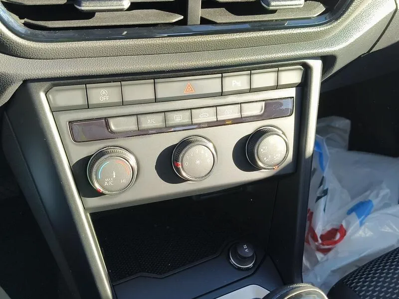 Volkswagen T-Roc 2.0 TDI - foto 12