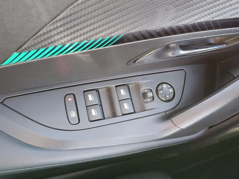 Peugeot 2008 Allure Pack 1.2 PureTech - foto 29