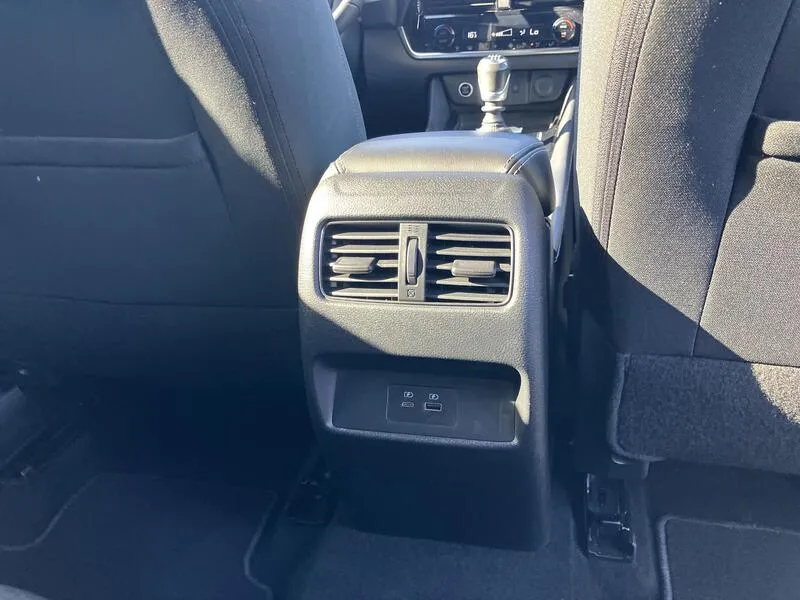 Nissan Qashqai DIG-T N-Connecta - foto 24