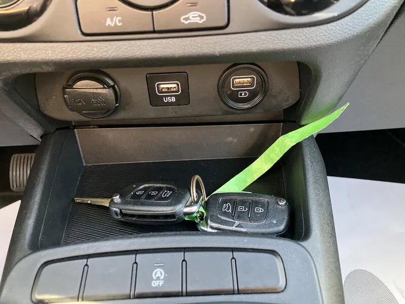 Hyundai i10 1.0 Klass - foto 40