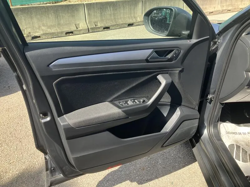 Volkswagen T-Roc Life 1.0 TSI - foto 11