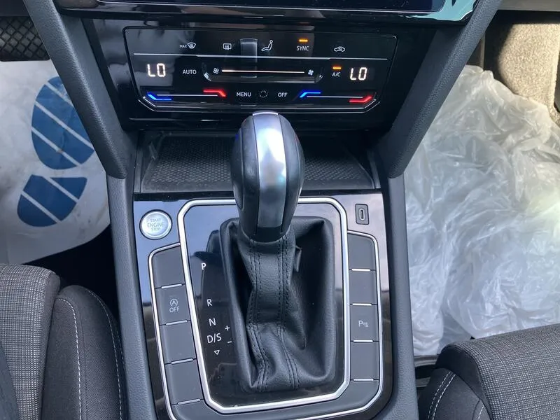 Volkswagen Passat Executive 2.0 TDI - foto 34