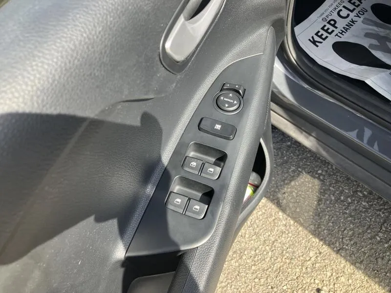 Kia Stonic 1.0 T-GDi MHEV iMT Concept - foto 12