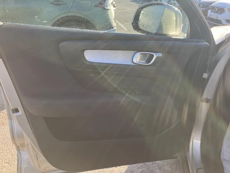 Volvo XC40 1.5 T4 Recharge PHEV Core - foto 11