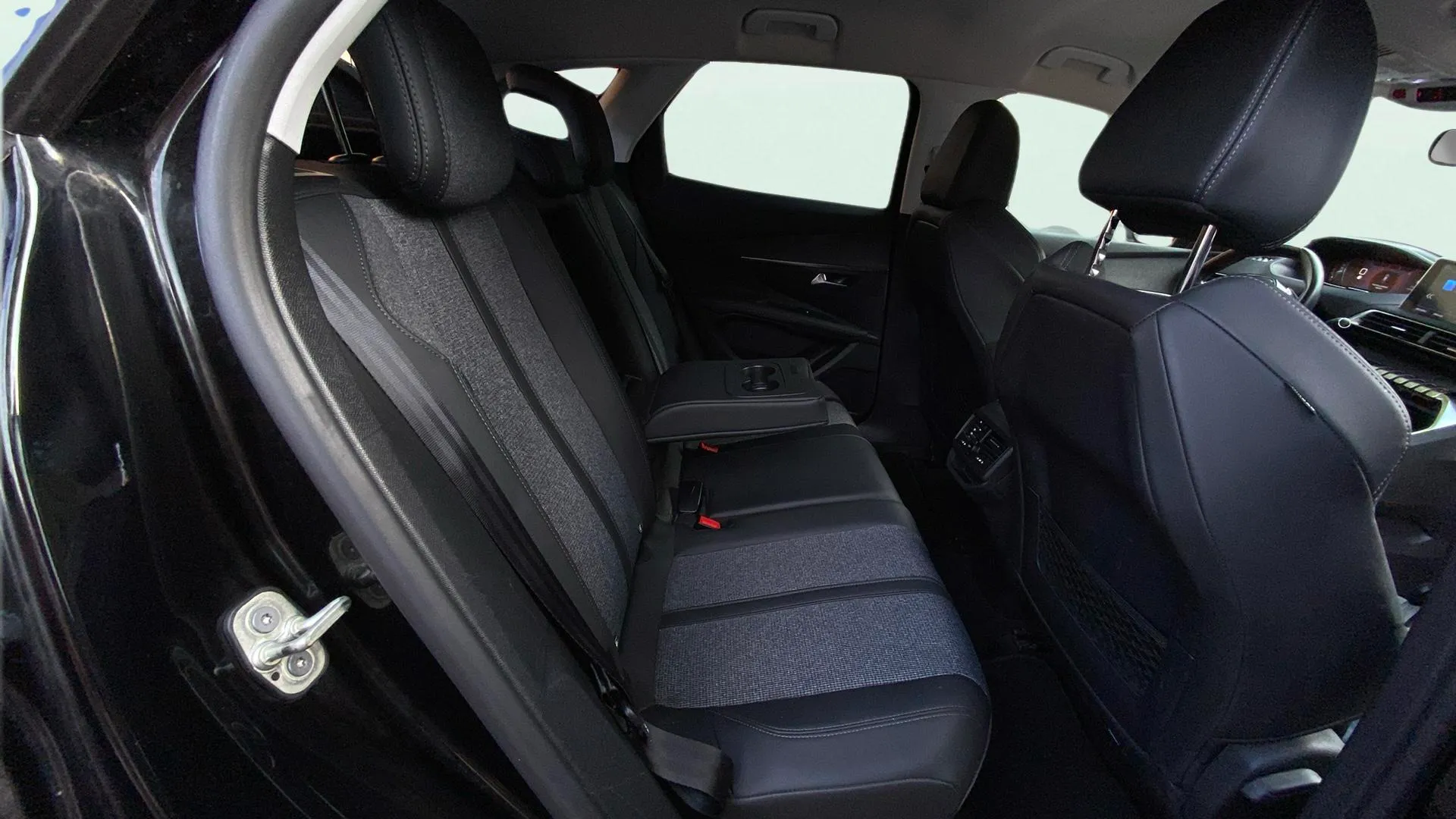 Peugeot 3008 1.2 PureTech Allure - foto 21